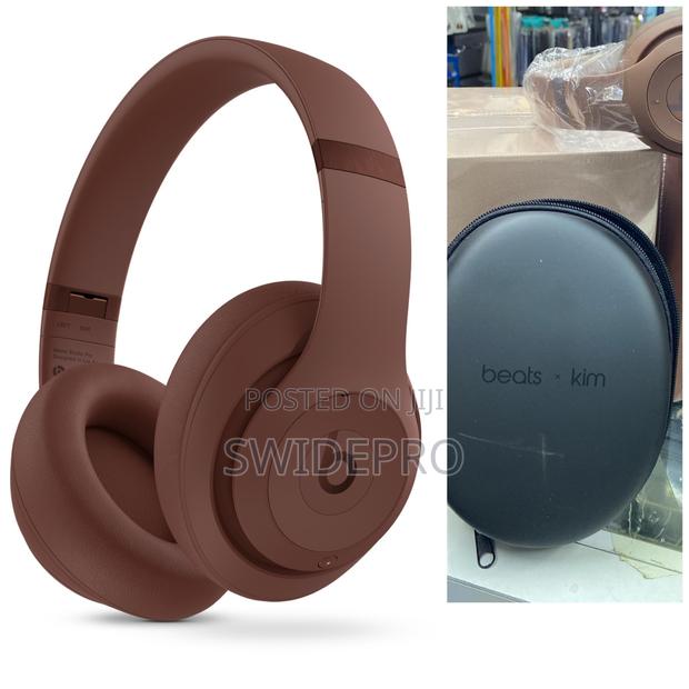 Beats Studio Pro Headphones · Photo 4