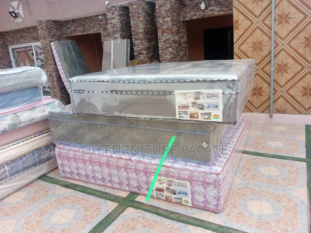 Kingsize Inbuilt Bed Available · Photo 2