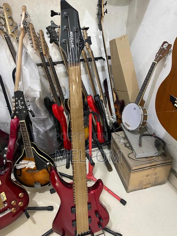 Givson 5strings Bass Guitar · Photo 2