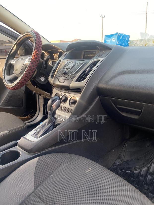 Ford Focus 2014 Black photo 5
