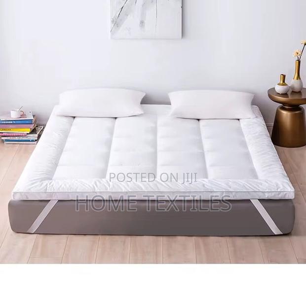 Soft and Foamy Mattress Topper for King and Queen Size · Photo 2