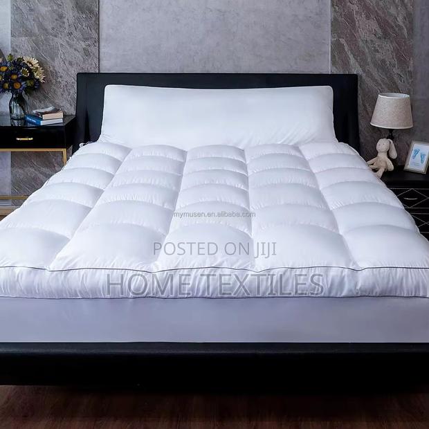 Soft and Comfortable Mattress Topper for King and Queen Size · Photo 2