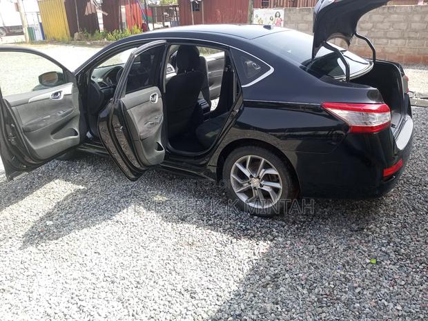 Nissan Sentra SR 4dr Sedan (1.8L 4cyl CVT) 2015 Black photo 2