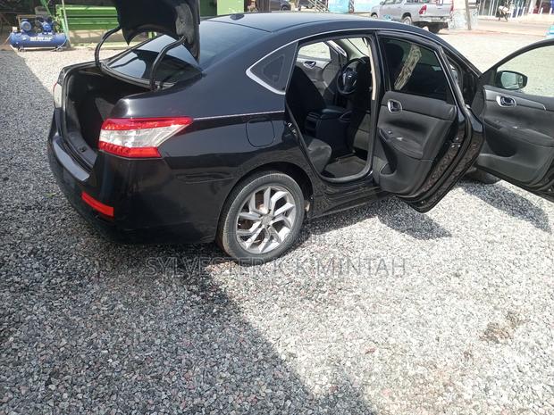 Nissan Sentra SR 4dr Sedan (1.8L 4cyl CVT) 2015 Black photo 7
