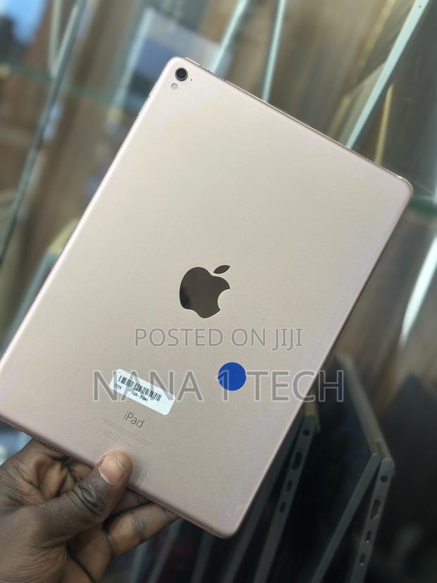 Apple iPad 9.7 256 GB photo 4