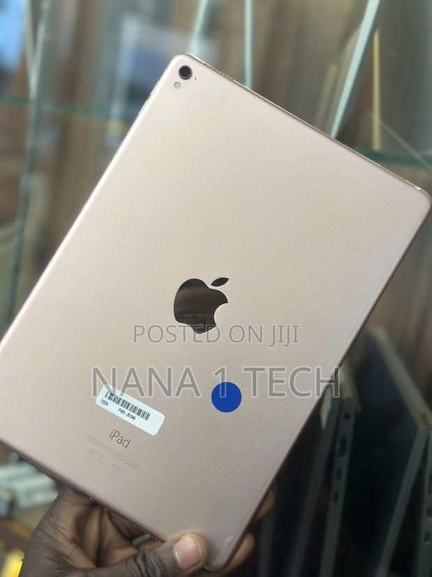 Apple iPad 9.7 256 GB photo 3