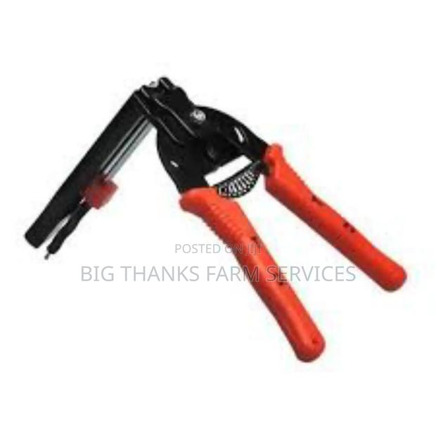 Mesh Pliers And Clips For Cage Construction · Photo 2