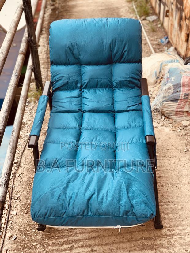 Relaxing Chair · Photo 4