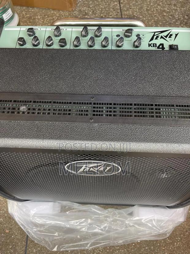 Peavey Kb4 3channels Keyboard Combo · Photo 2