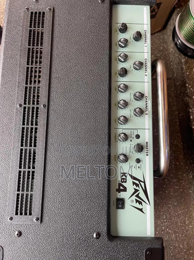 Peavey Kb4 3channels Keyboard Combo · Photo 3