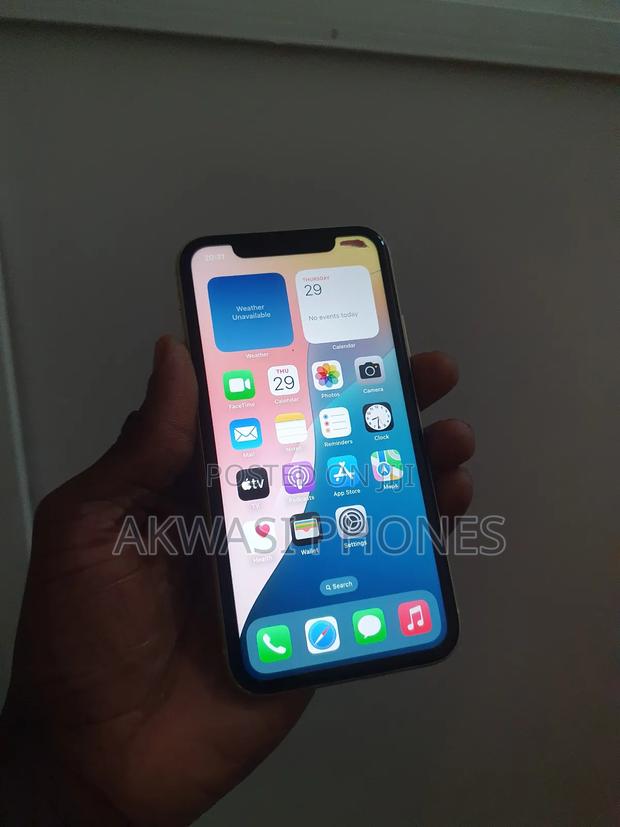 Apple iPhone XR 128 GB Yellow photo 2