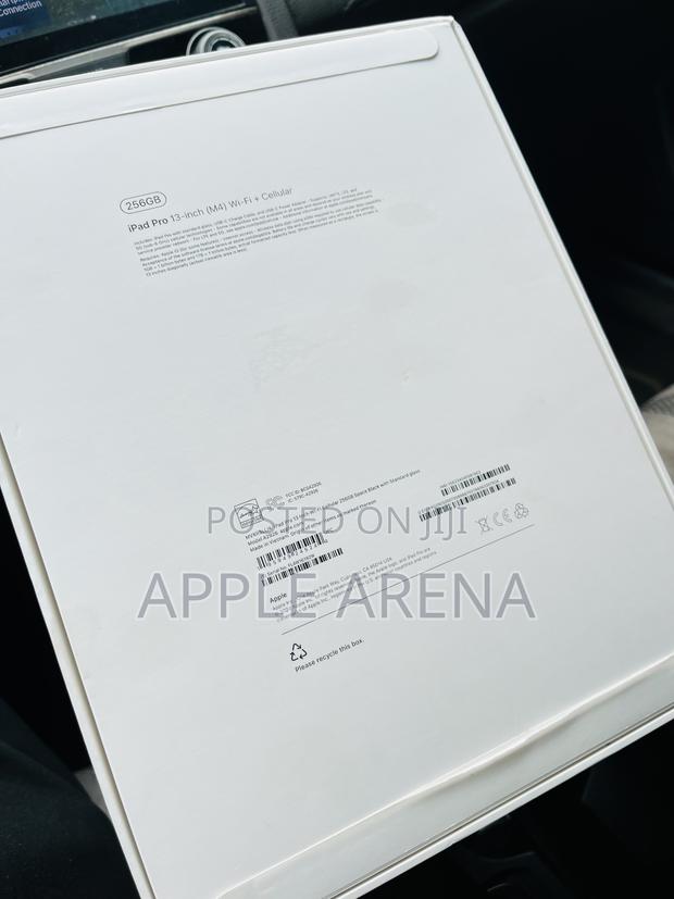 New Apple iPad Pro 13 (2024) 256 GB Black · Photo 4