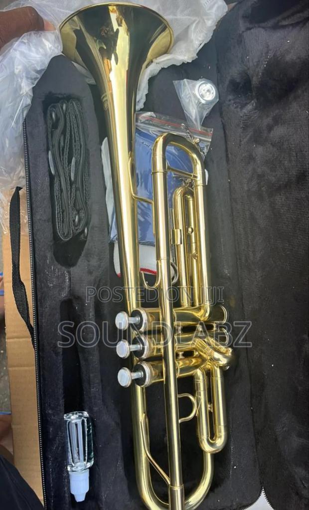 Yamaha Ytr-2335 Bb Gold Trumpet. · Photo 2