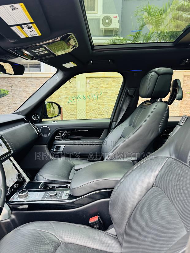 Land Rover Range Rover Vogue 2022 Black