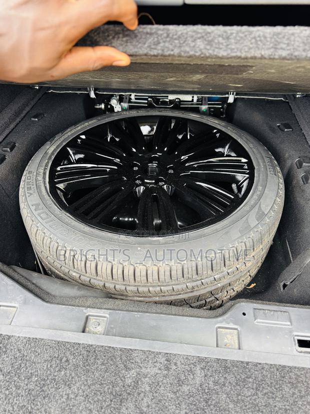 Land Rover Range Rover Vogue 2022 Black