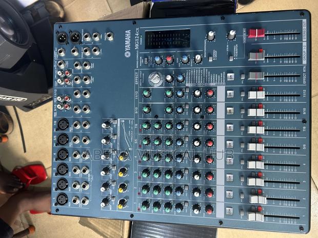 Yamaha Mg16ccx 12 Channel Mixer · Photo 4