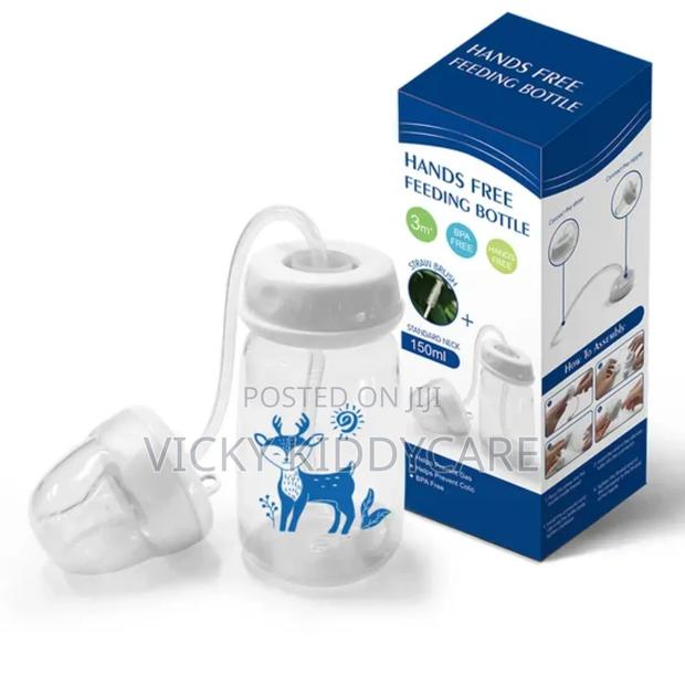 Hand Free Feeding Bottle · Photo 2