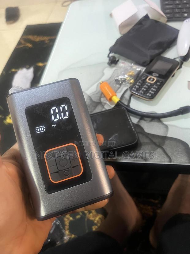 Portable Tyre Inflator With Powerbank photo 5