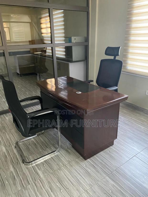 Mini Executive Table · Photo 2