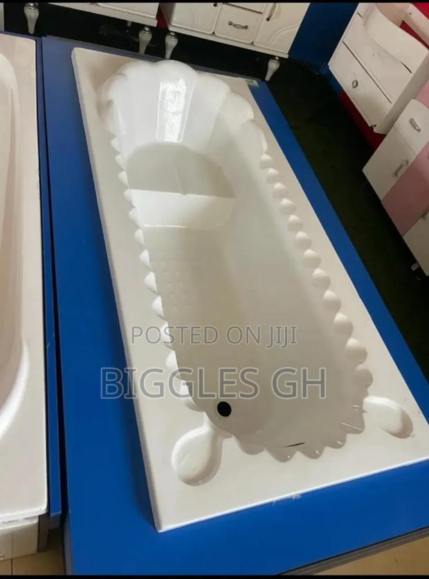 Fiber Bathtub · Photo 2