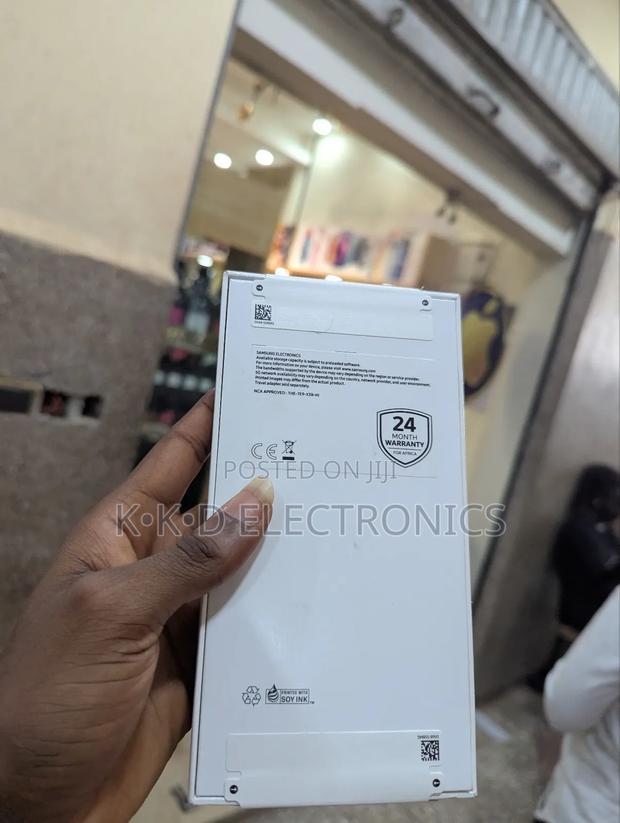 New Samsung Galaxy A56 256 GB Gray photo 4