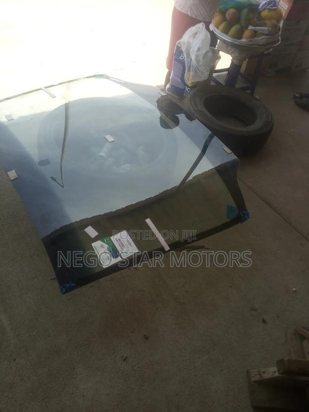 Honda Civic 2008 Front Windscreen photo 2
