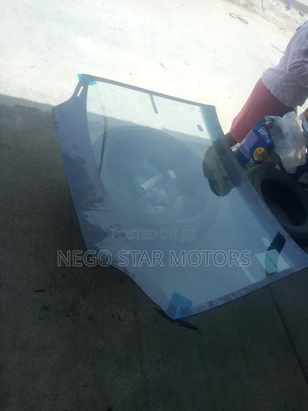 Honda Civic 2008 Front Windscreen photo 5