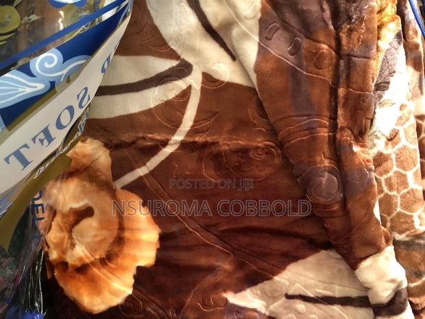 Fluffy Printed Blanket · Photo 4