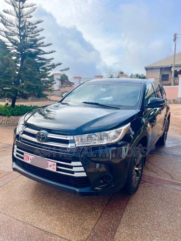 Toyota Highlander LE Plus 4x4 V6 (3.5L 6cyl 8A) 2018 Black