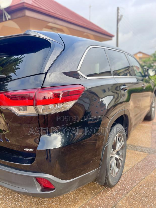 Toyota Highlander LE Plus 4x4 V6 (3.5L 6cyl 8A) 2018 Black