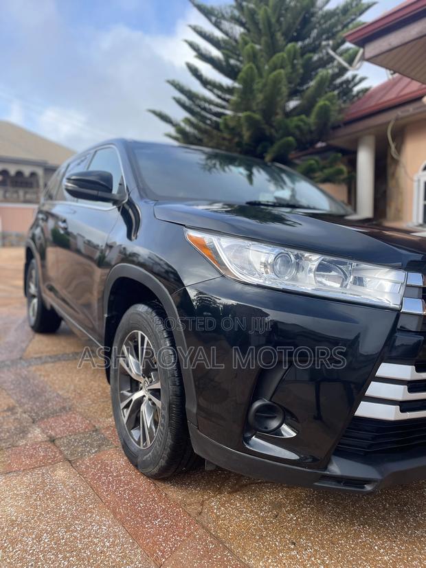 Toyota Highlander LE Plus 4x4 V6 (3.5L 6cyl 8A) 2018 Black