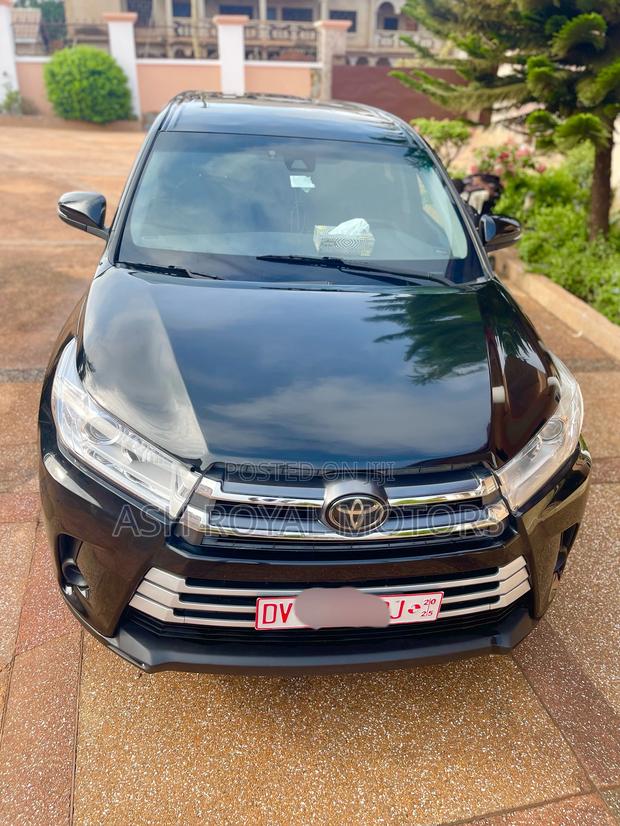 Toyota Highlander LE Plus 4x4 V6 (3.5L 6cyl 8A) 2018 Black