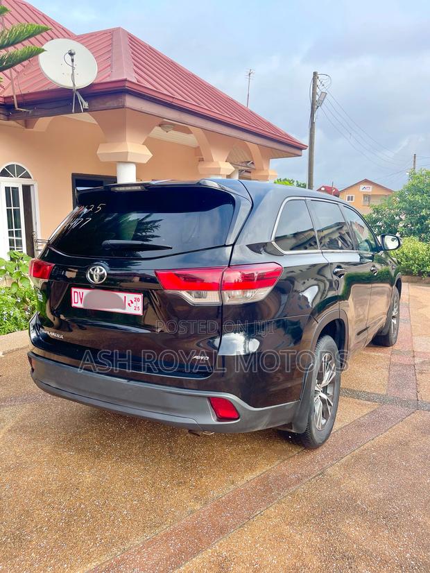 Toyota Highlander LE Plus 4x4 V6 (3.5L 6cyl 8A) 2018 Black