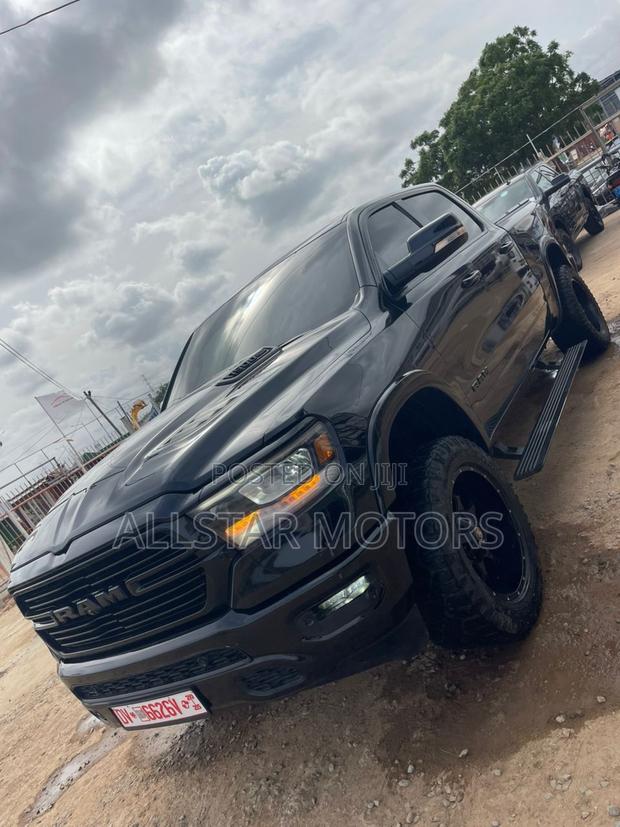 Dodge RAM 2020 Black · Photo 2