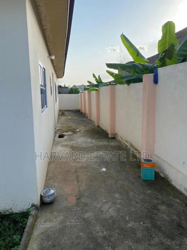 5bdrm House in Ejisu Baworo, Kumasi Metropolitan for rent photo 8