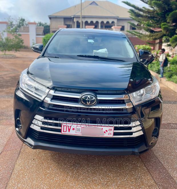 Toyota Highlander LE Plus 4x4 V6 (3.5L 6cyl 8A) 2018 Black