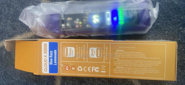 30000 Puffs · Photo 2