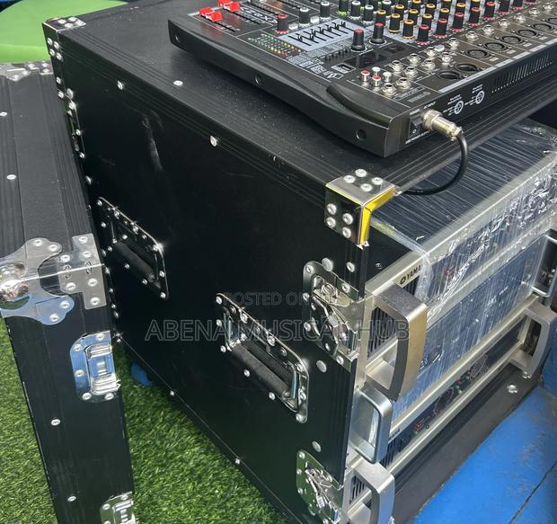 Jac 12 Unite Amplifier Rack · Photo 4