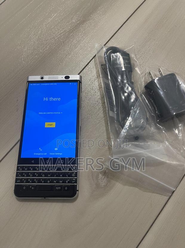 BlackBerry KEYone 32 GB Black photo 2