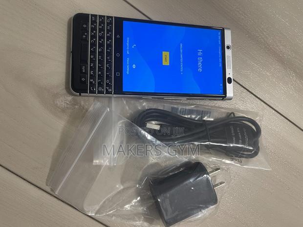 BlackBerry KEYone 32 GB Black photo 3