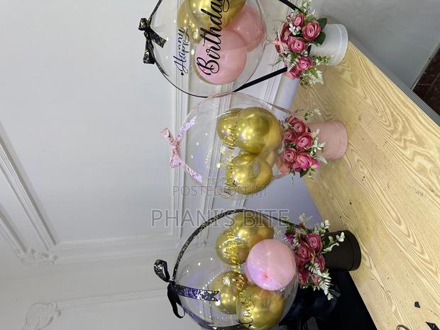 Ballon Floral Bouquet, Grand Bouquet,With Champagne Etc · Photo 2