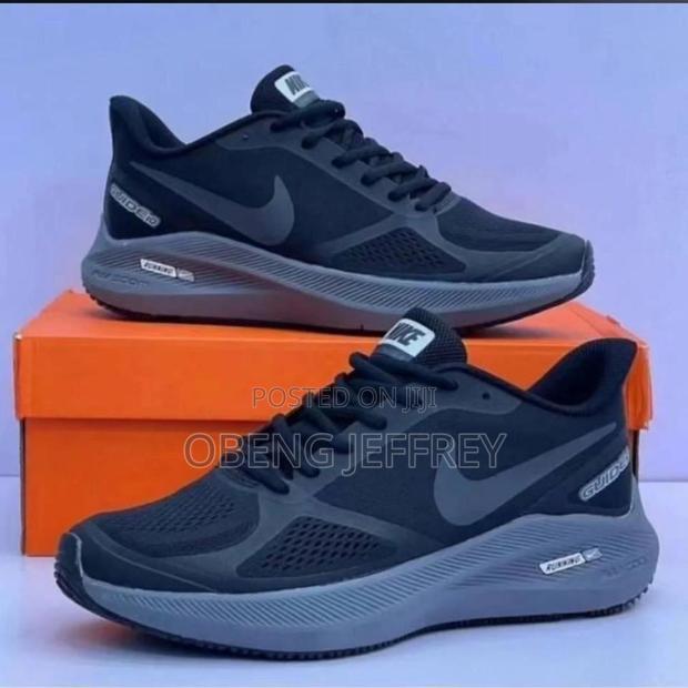 Original Nike Runner Black, Sole Gray · Photo 4