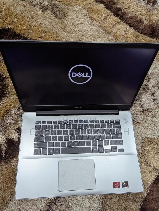 Laptop Dell Inspiron 5565 8GB AMD Ryzen 5 SSD 256GB