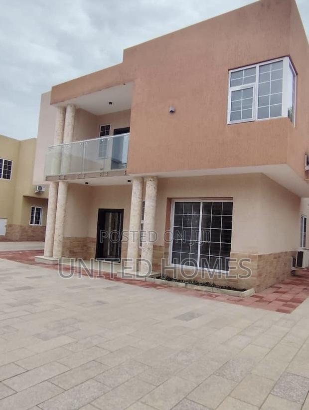 5bdrm House in Dzorwulu for rent · Photo 1