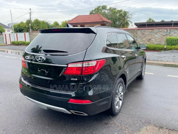 Hyundai Santa Fe 2016 Black