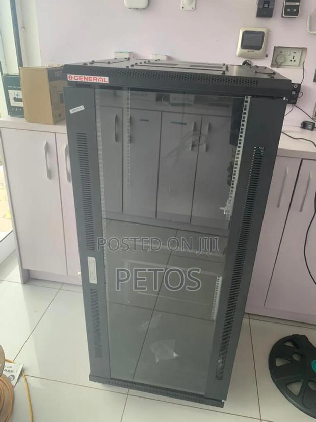 27u Rack 600 X 600