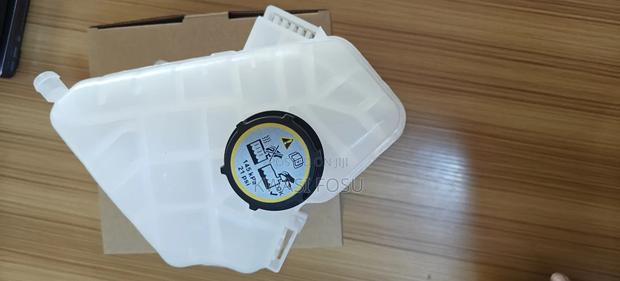 Ford Fiesta Coolant Reservoir Tank 2011 to 2013 photo 2