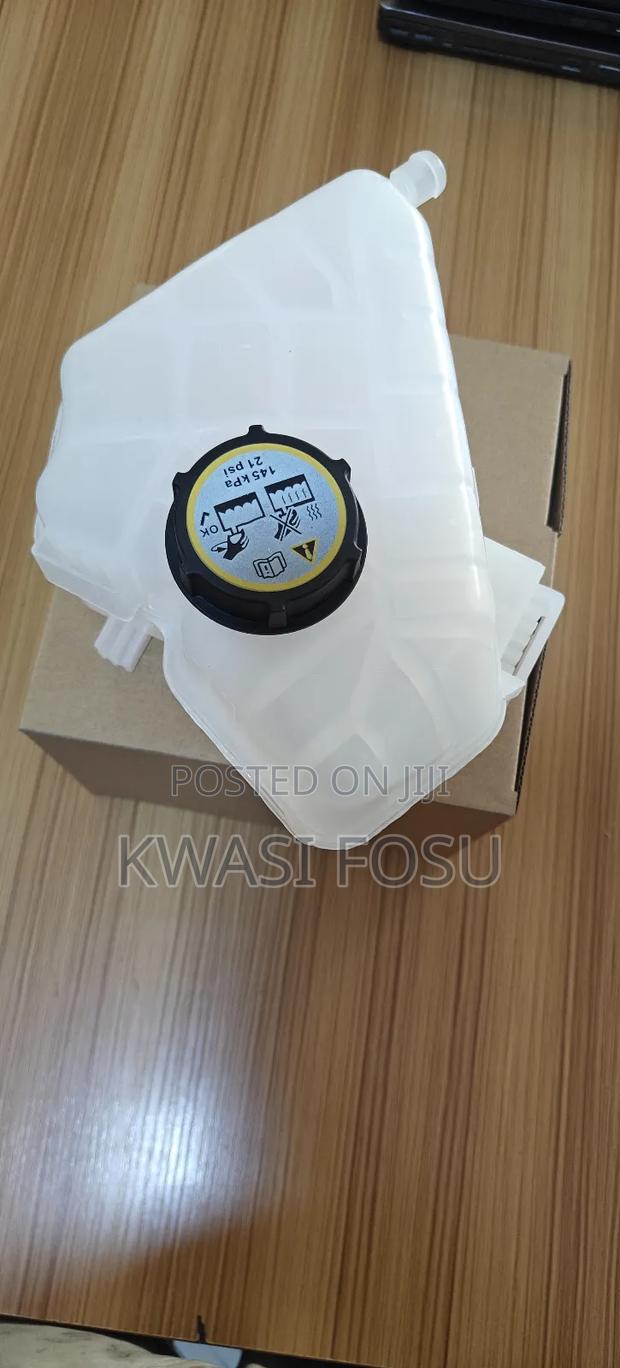 Ford Fiesta Coolant Reservoir Tank 2011 to 2013 photo 5