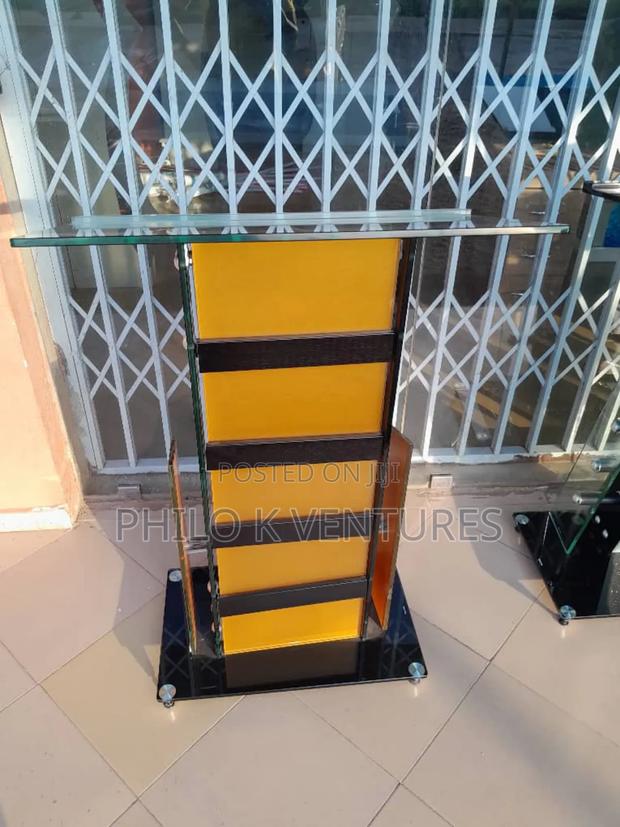 Yellow Design Glass Pulpits · Photo 2