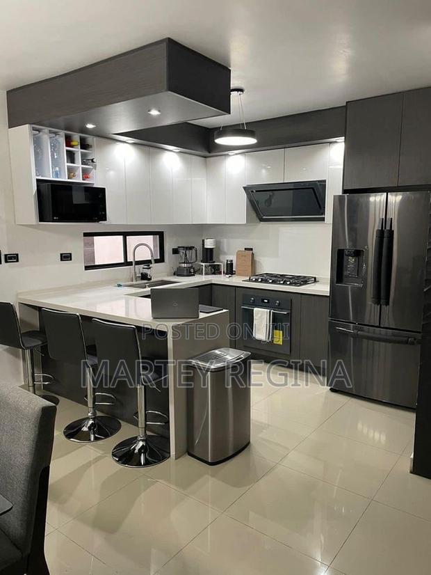Luxury Kitchen Cabinets · Photo 2